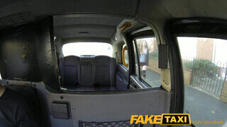 FakeTaxi - leszbikus lányok egymást nyalizzák