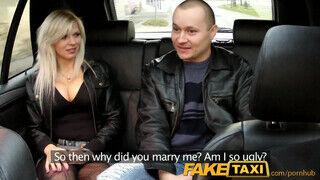 FakeTaxi a férj végignézni amint megdugják az asszonyát