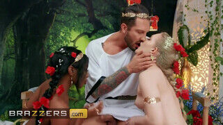Brazzers - Amari Anne és Emma Starletto megosztják a rúdat